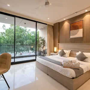 The Lodgers Luxury Near Golf Course Road **** Gurgaon