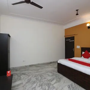 Collection O Delta Square **** Gurgaon